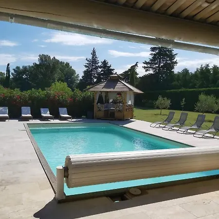 Studio Au Calme Avec Piscine Et Toutes Les Commodites Necessaires Le Thor Exterior photo