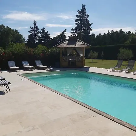 Studio Au Calme Avec Piscine Et Toutes Les Commodites Necessaires Le Thor Exterior photo