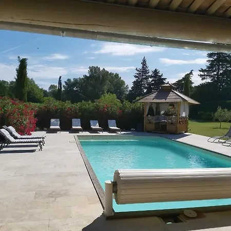 Studio Au Calme Avec Piscine Et Toutes Les Commodites Necessaires Le Thor Exterior photo