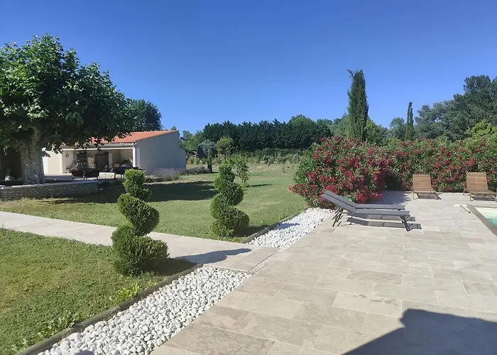 Studio Au Calme Avec Piscine Et Toutes Les Commodites Necessaires