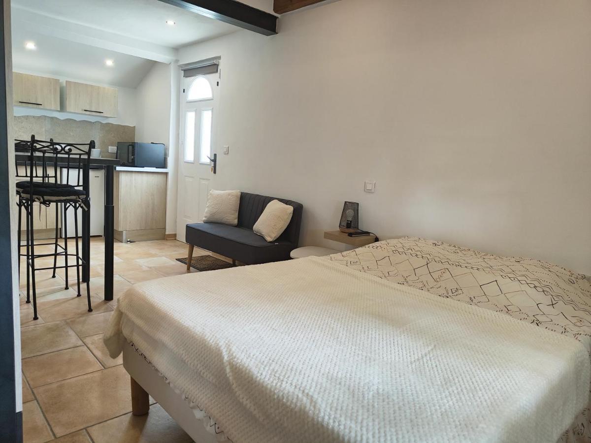 Au Calme Avec Piscine Et Toutes Les Commodites Necessaires Apartment *