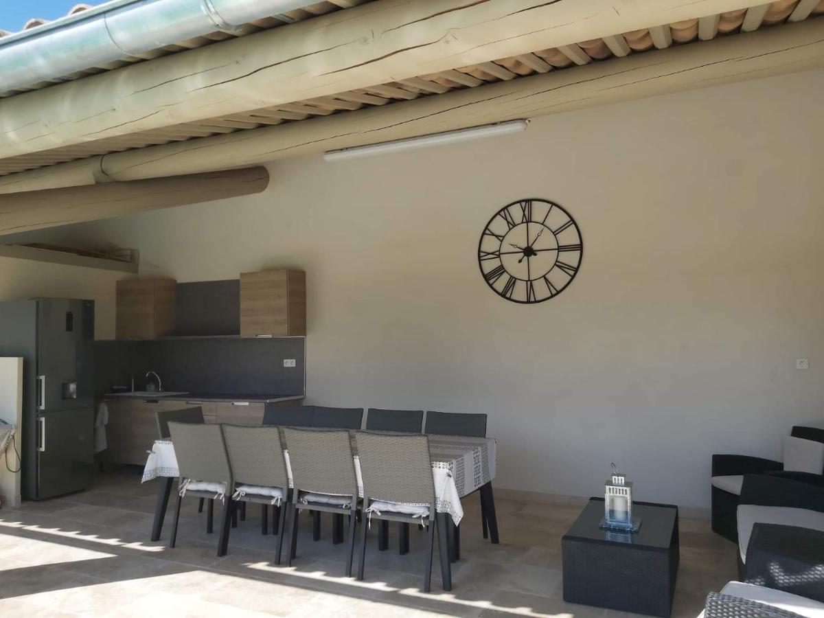 Apartment Au Calme Avec Piscine Et Toutes Les Commodites Necessaires Le Thor