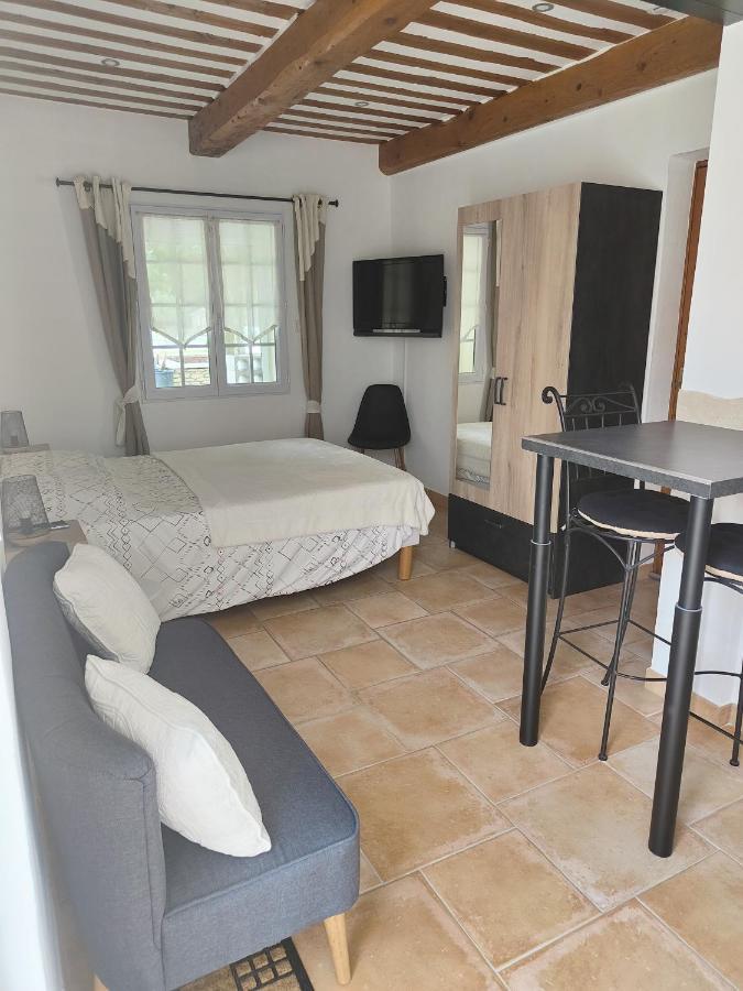 Apartment Au Calme Avec Piscine Et Toutes Les Commodites Necessaires Le Thor